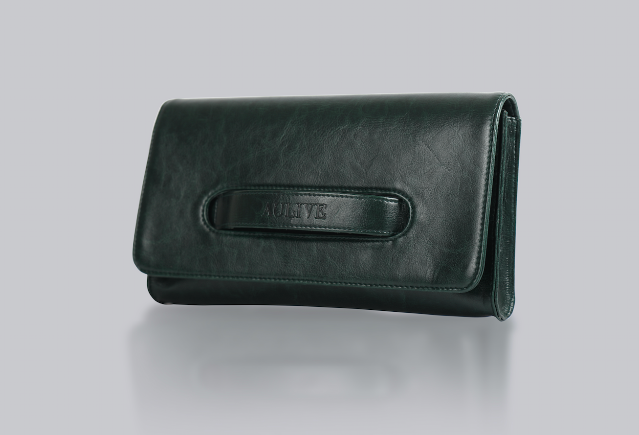 Spring'79 Clutch in Vegan Leather