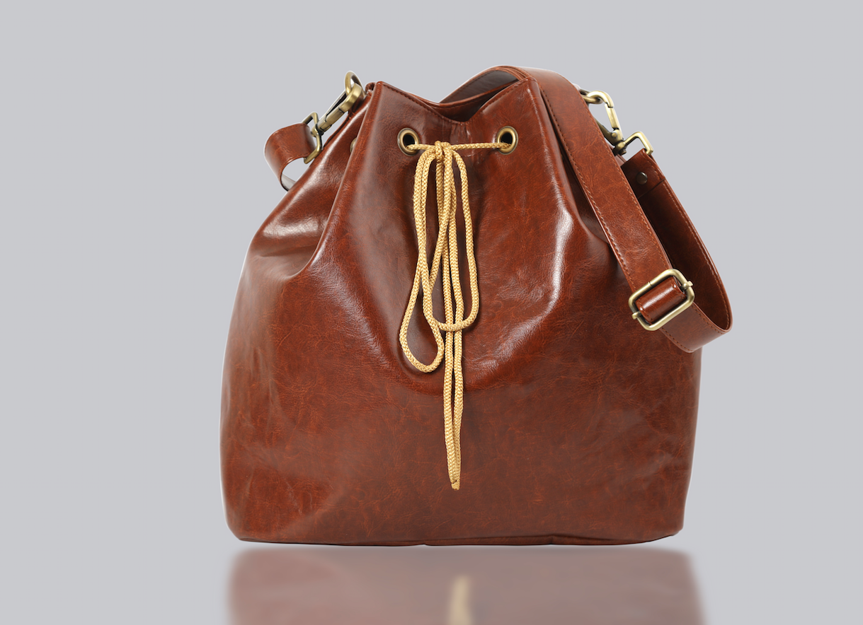 Basic Bucket Bag in Vegan Leather